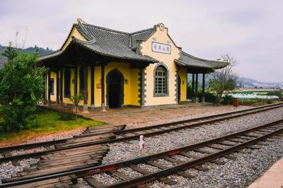 住民国私家庭院,坐复古小火车,逛宝藏村落这周末我们去建水可好