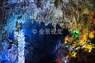 探秘建水燕子洞 天然奇景与旅游胜地