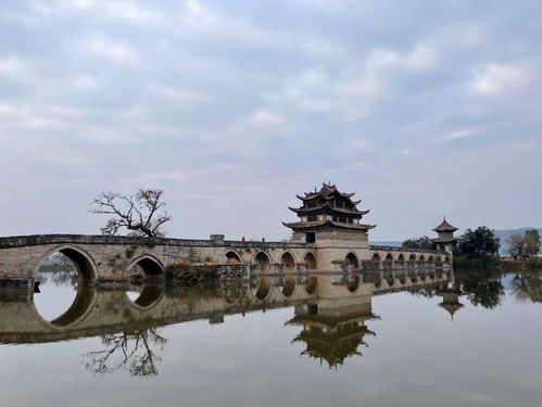 建水行记 古城遗韵与抚仙湖光，我的旅居工作初体验